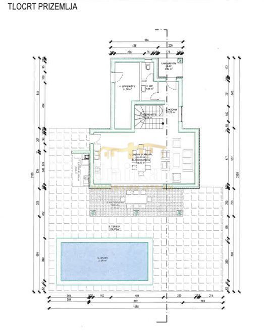 Projekt hiše s bazenom - 7 km od morja